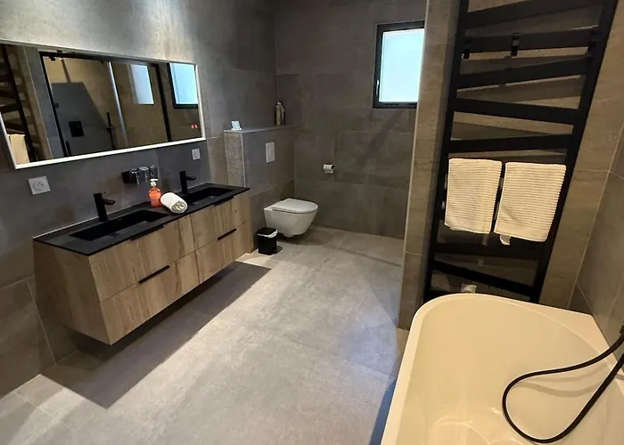 New Apartment, 3 Bedrooms, Sea View Porto-Vecchio (Corsica)