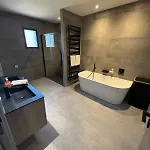 Daire New Apartment, 3 Bedrooms, Sea View
