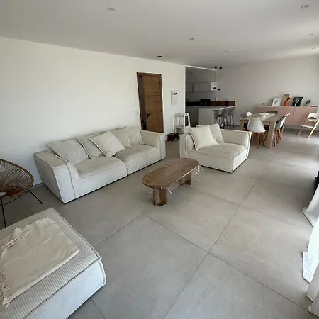 New Apartment, 3 Bedrooms, Sea View