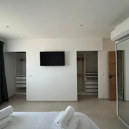 Apartment New Apartment, 3 Bedrooms, Sea View *