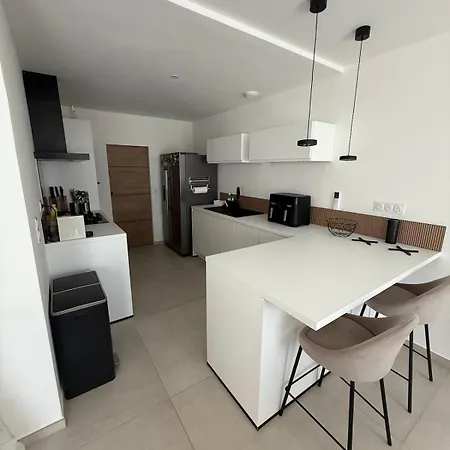 New Apartment, 3 Bedrooms, Sea View