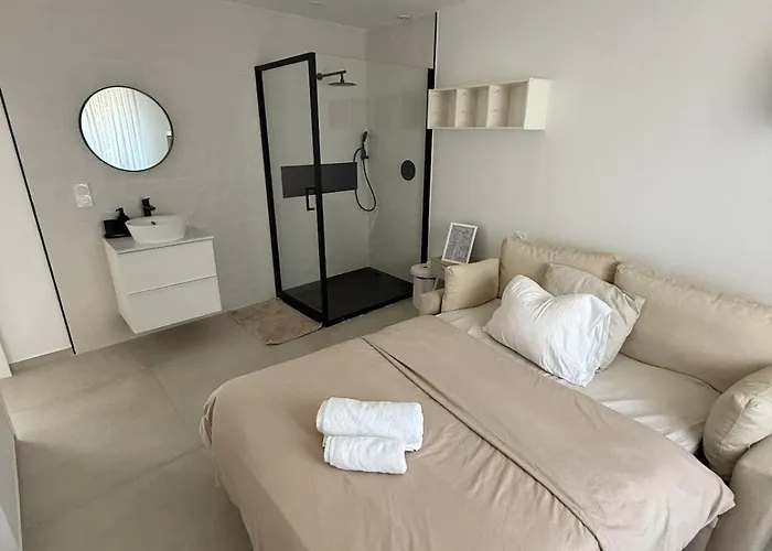 アパート New Apartment, 3 Bedrooms, Sea View ポルトヴェッキオ