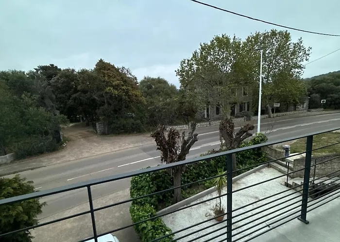 New Apartment, 3 Bedrooms, Sea View アパート ポルトヴェッキオ